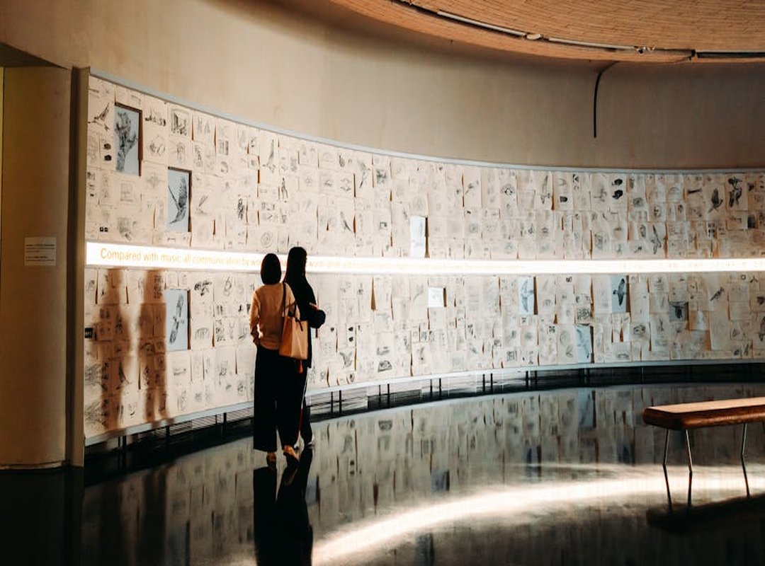 Uncovering Hidden Gems with Curated Collections