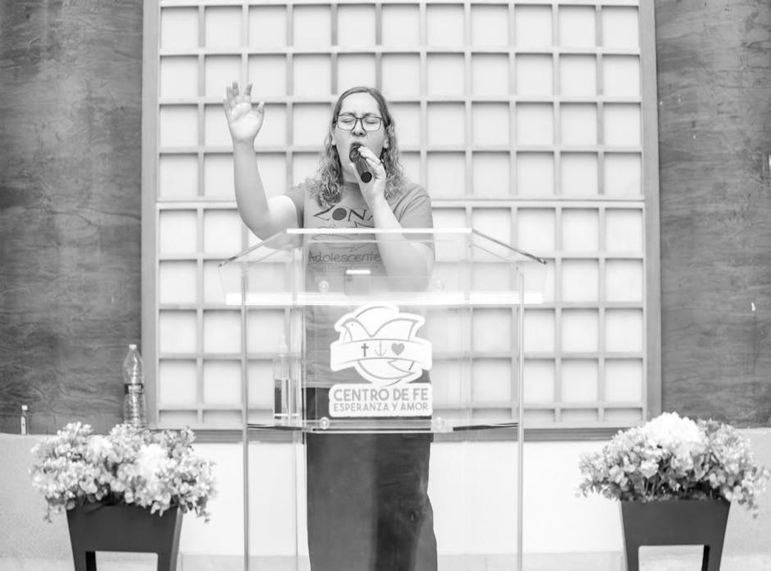 Estilo y Elegancia: Fondos de Pantalla de Ronaldo Fuera del Campo